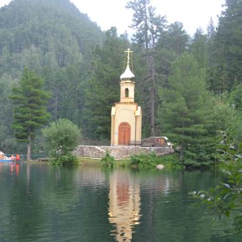 Тёплые озёра на Снежной
